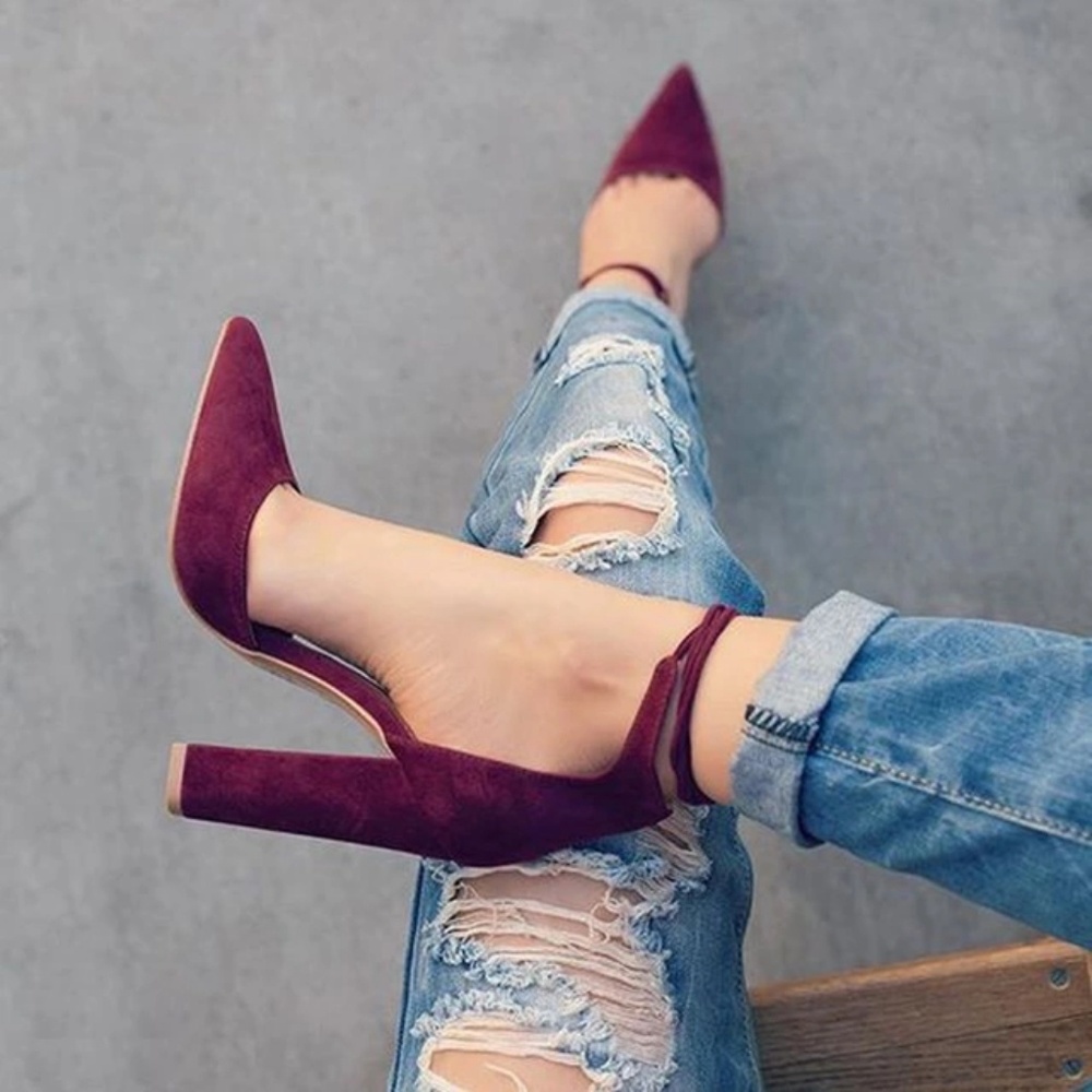 High Fashion Pointed Pumps